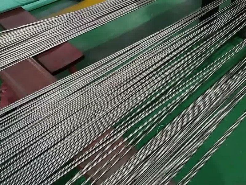 不锈钢管材近景