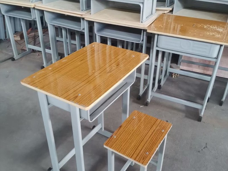 马鞍山市学校课桌椅