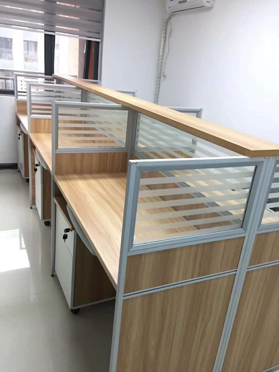 电脑桌