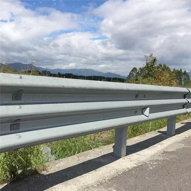 山西省波形护栏立柱规格与安装技术详解