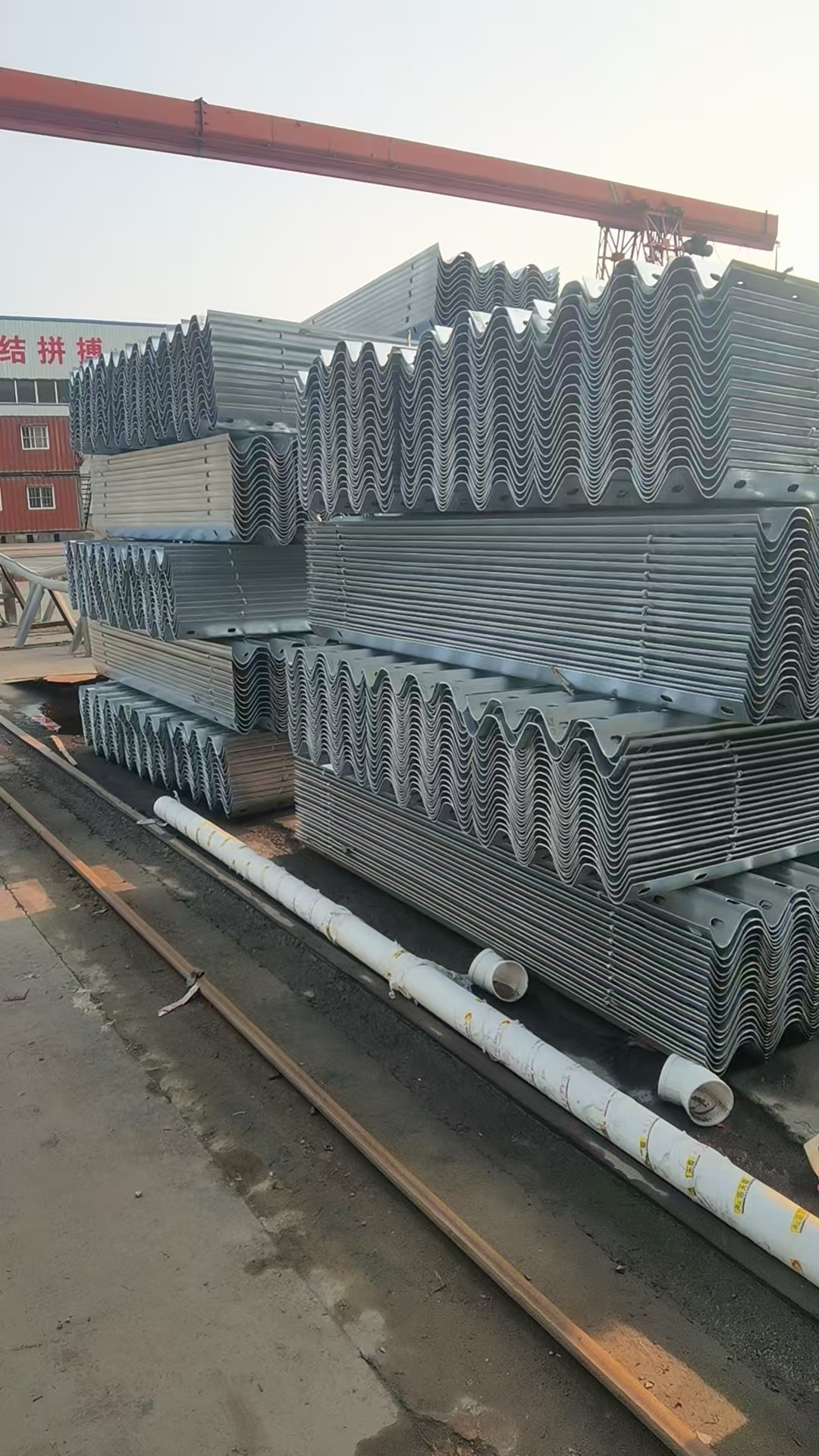 中央分隔带护栏方案：三波护栏与Gr-SB-2E型防撞性能对比