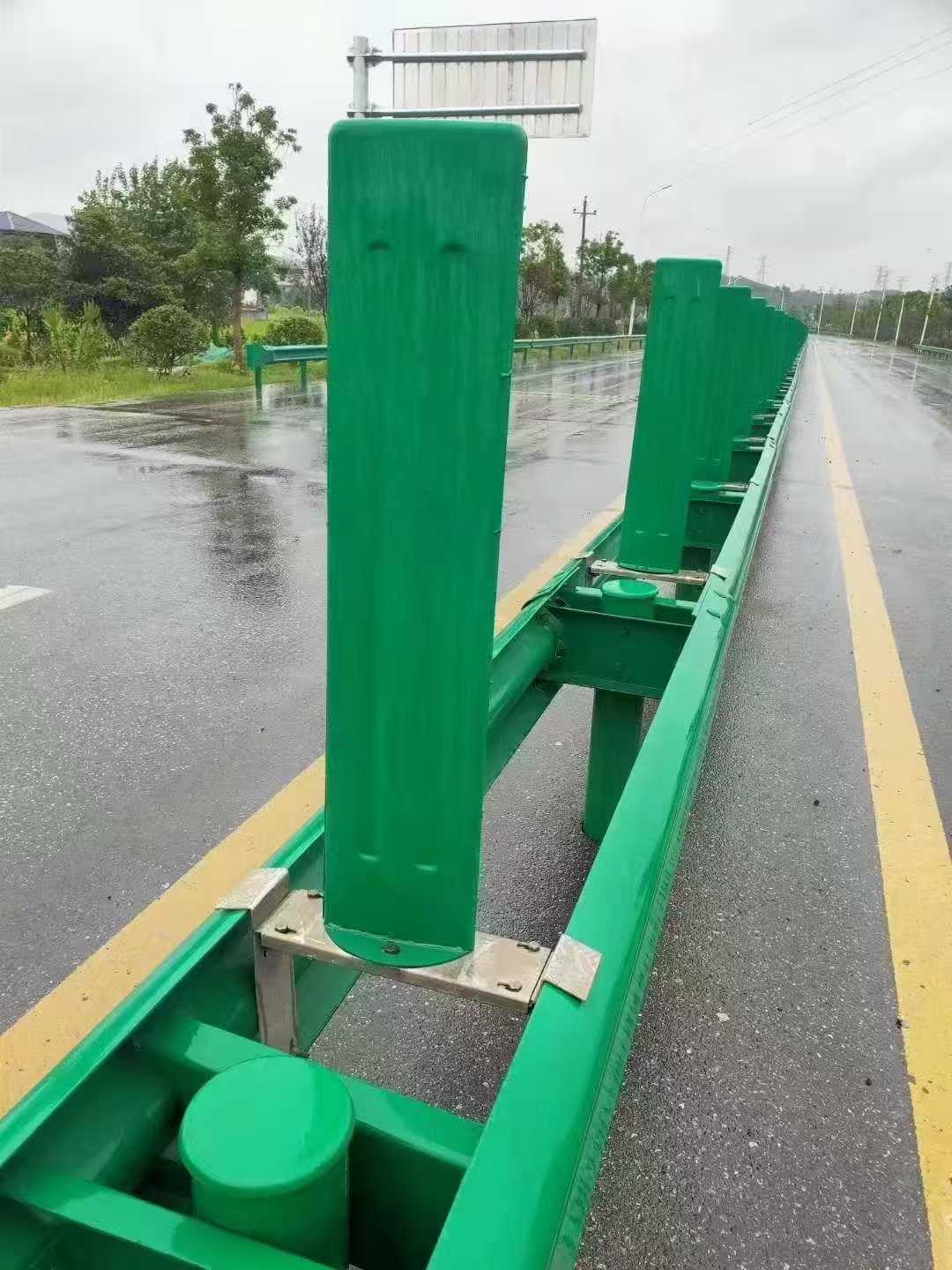 高速公路护栏采购指南：Gr-SB-2E型波形护栏选型技巧