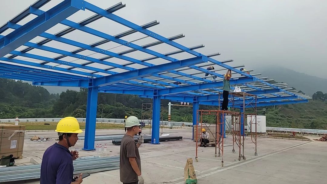 太阳能光伏板车棚