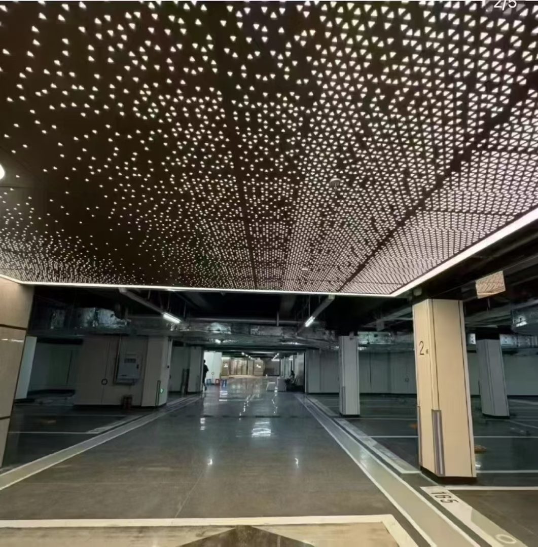 氟碳冲孔铝单板