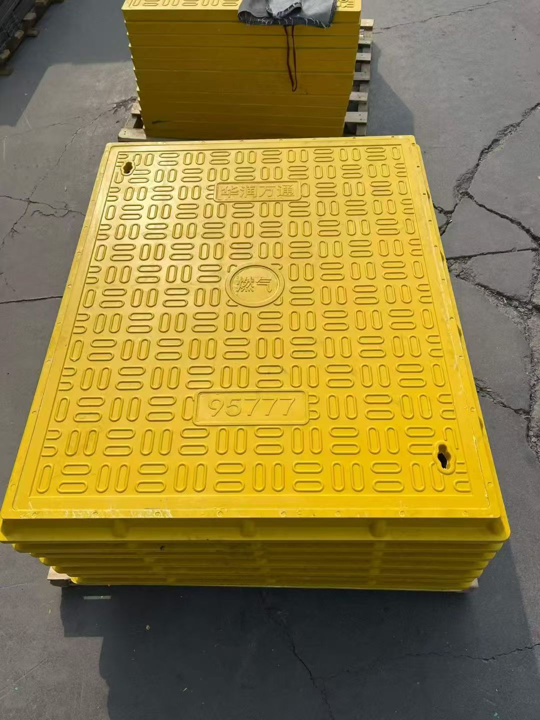 锡林郭勒盟太仆寺旗树脂电力盖板与传统盖板对比，复合材料优势明显