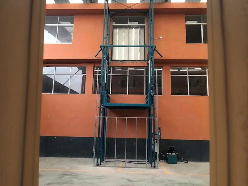 2吨货梯