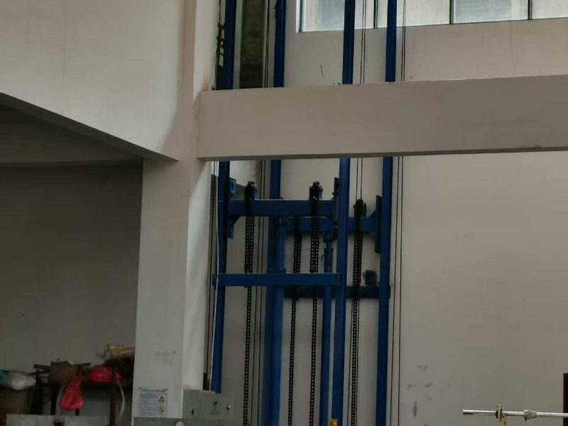 仓库货梯