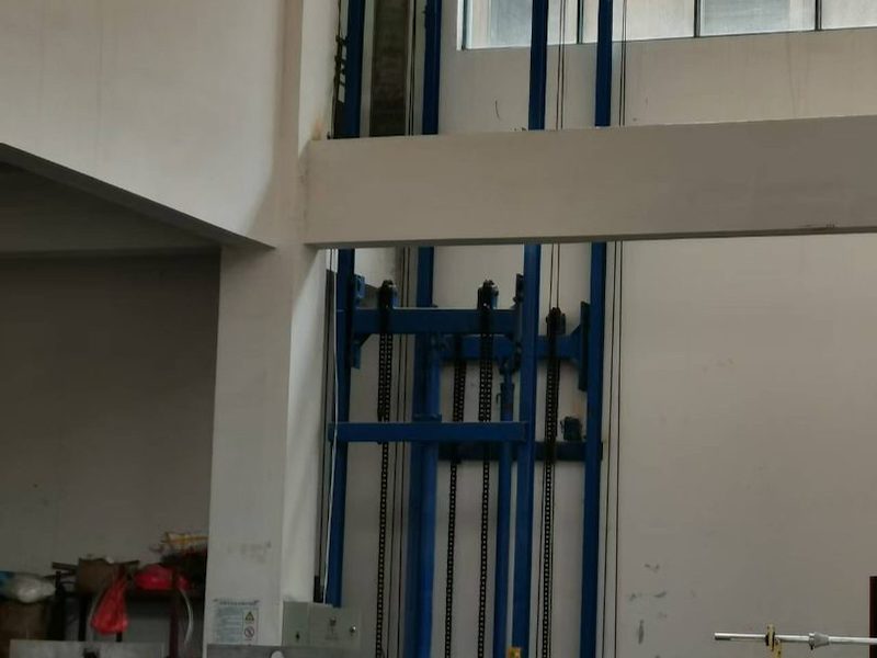 厂房货梯