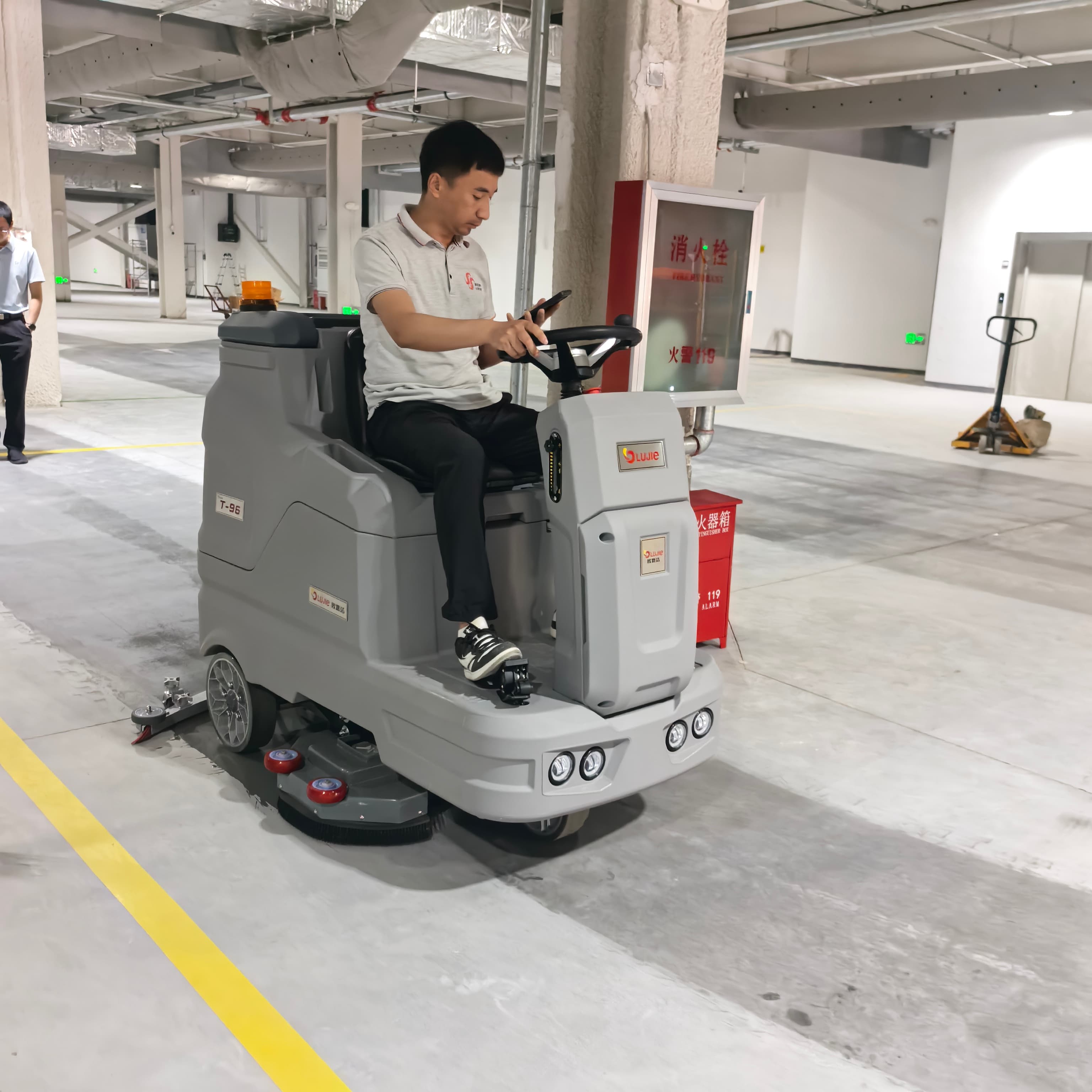 洛阳市小型商用洗地机