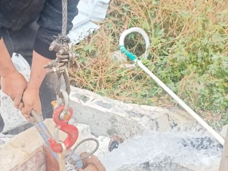 打捞潜水泵