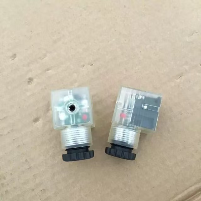 连接器
