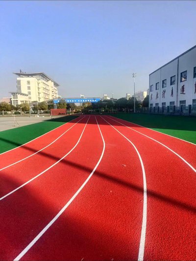 海口市龙华区田径运动场跑道建设标准，这些细节要注意