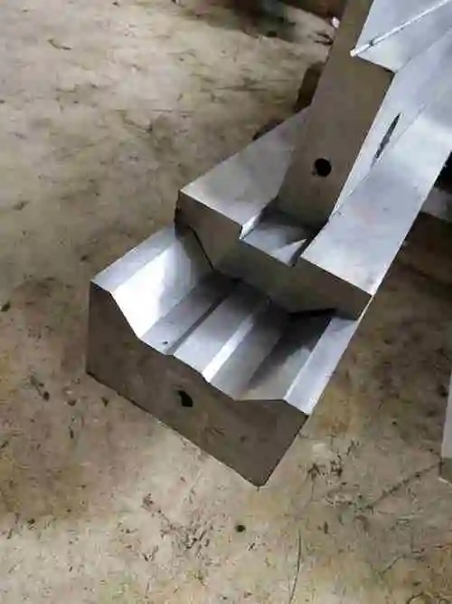 同心折弯模具