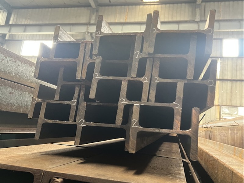 美标H型钢仓储实拍