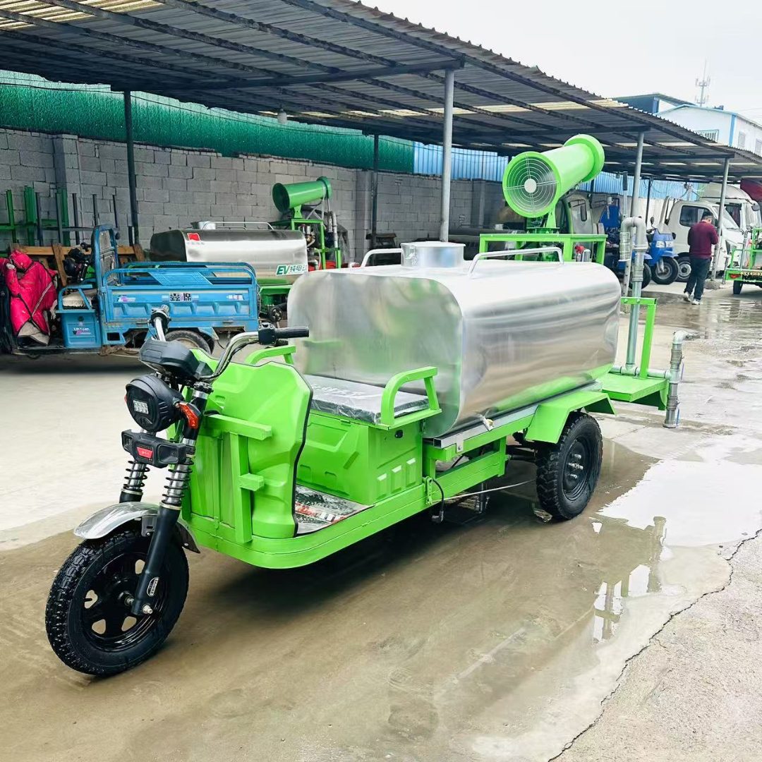 小型电动洒水车