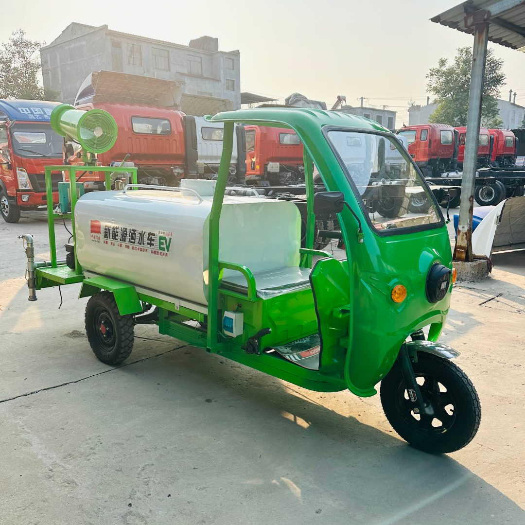 电动三轮雾炮洒水车
