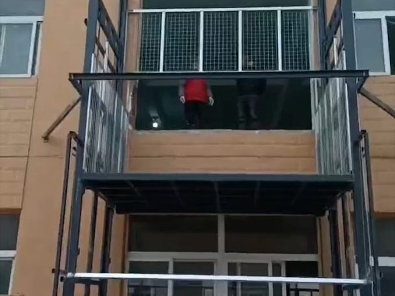 升降货梯