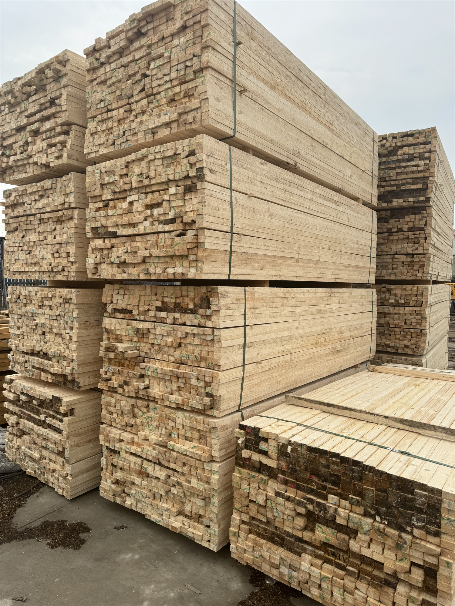 昭通市巧家县脚手架垫木批发：建筑木材规格料定制
