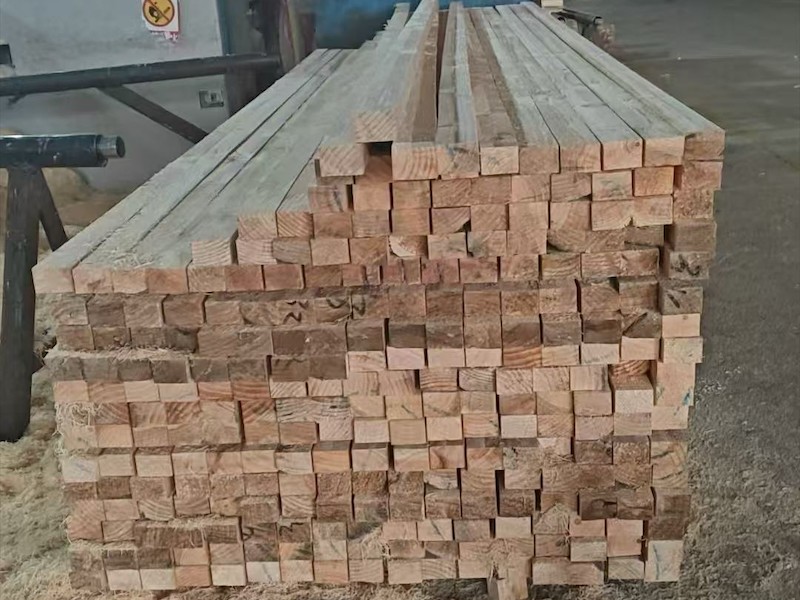 建筑木方堆场