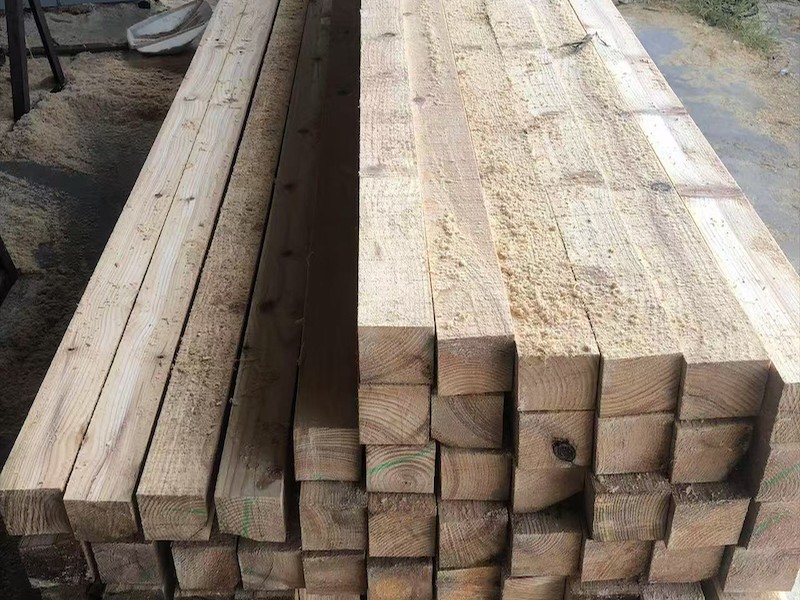 建筑木方堆场