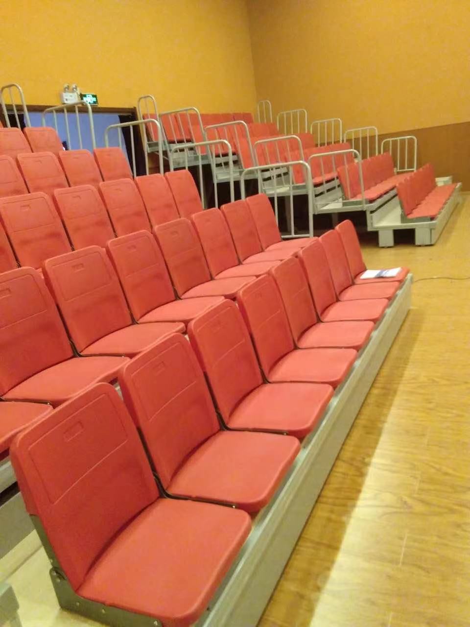 活动看台座椅在莆田市仙游县会展中心的灵活应用方案