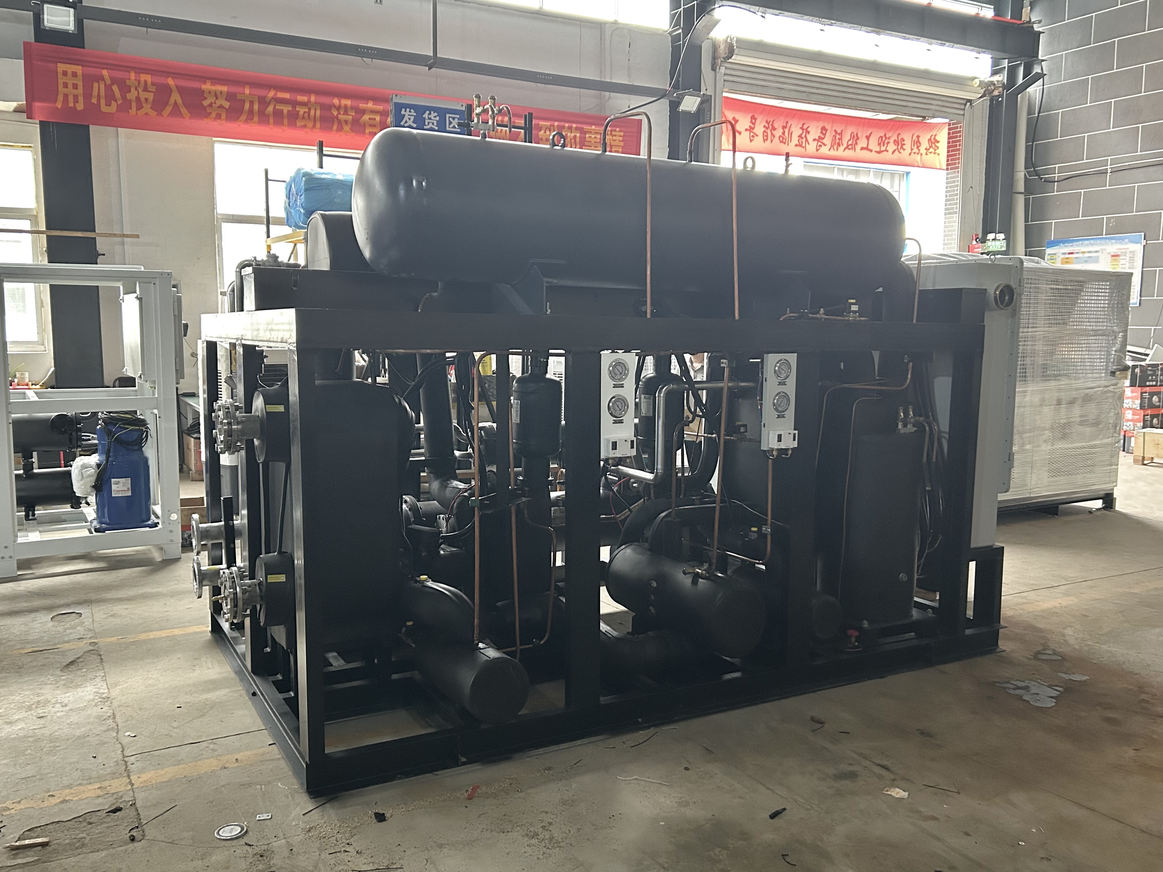水冷螺杆式冷水机组在廊坊市三河市电子厂的冷却系统设计