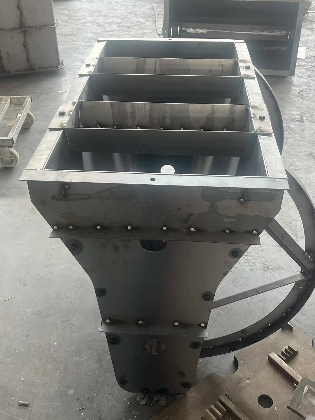 焦作市马路隔离墩模具