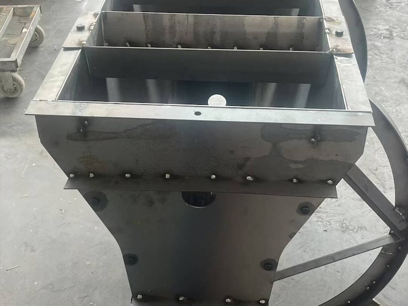 焦作市马路隔离墩模具