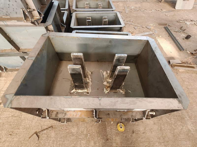 焦作市高速公路水沟盖板模具