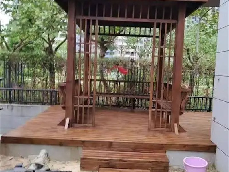 防腐木六角凉亭