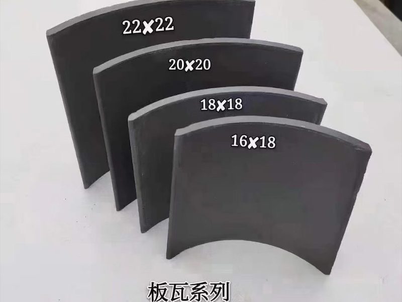 屋顶盖琉璃瓦