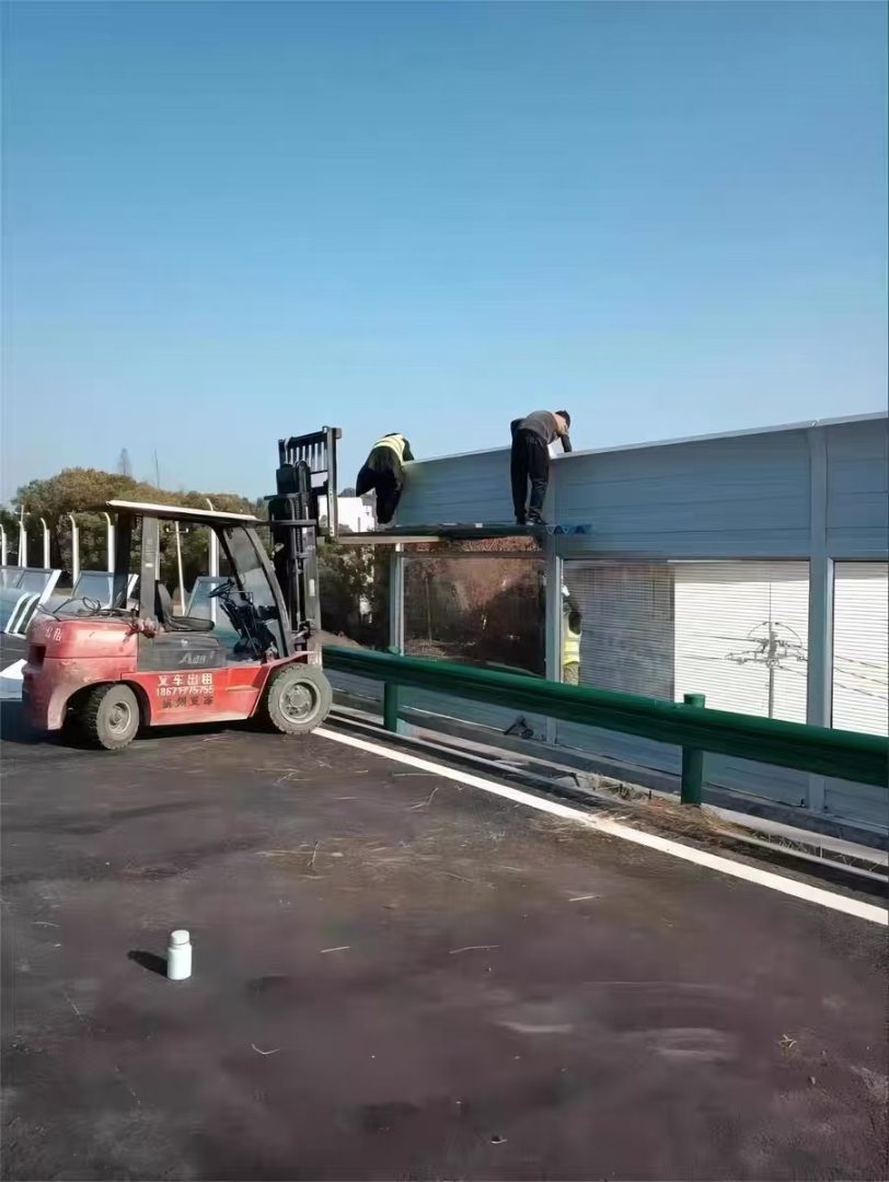 铁路声屏障