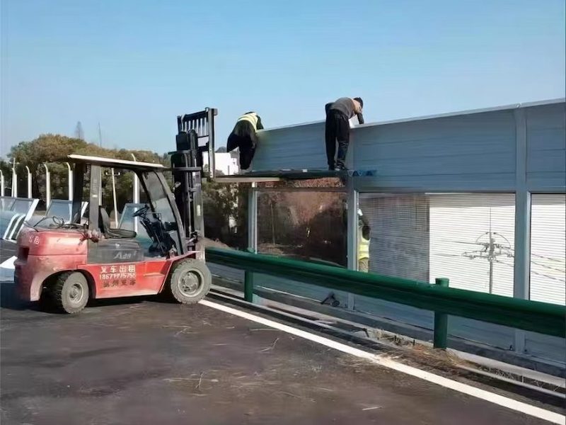 铁路声屏障