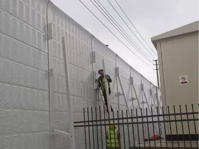 铁路声屏障