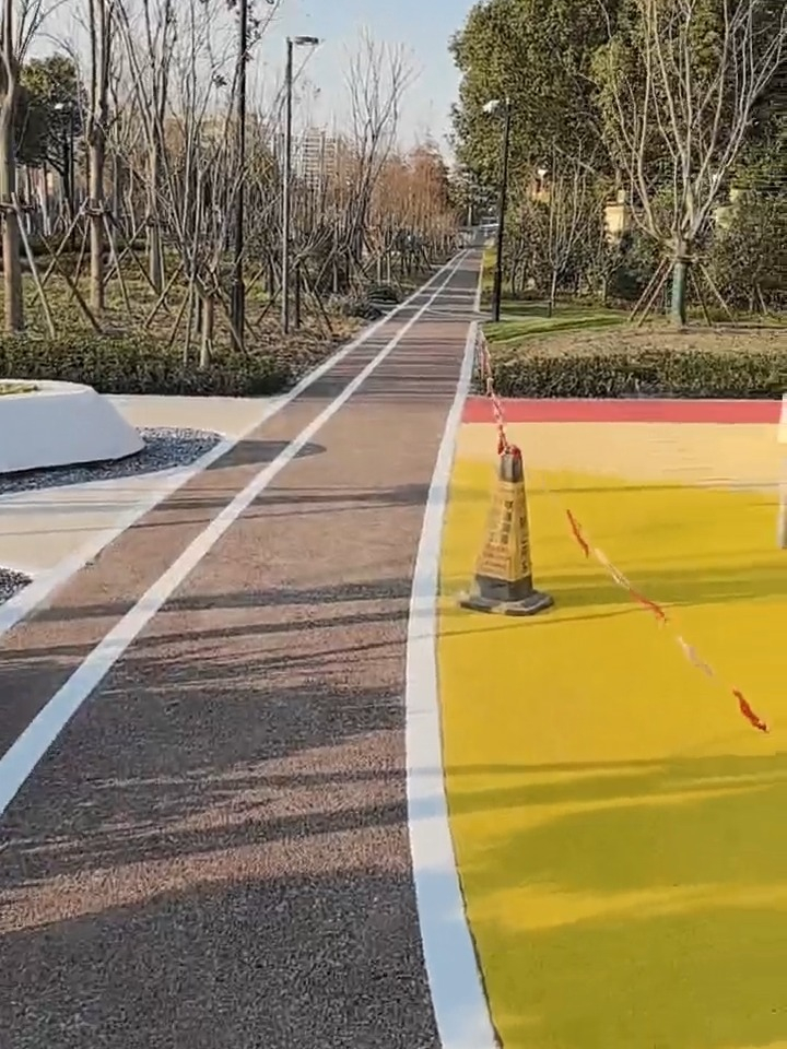 震荡标线