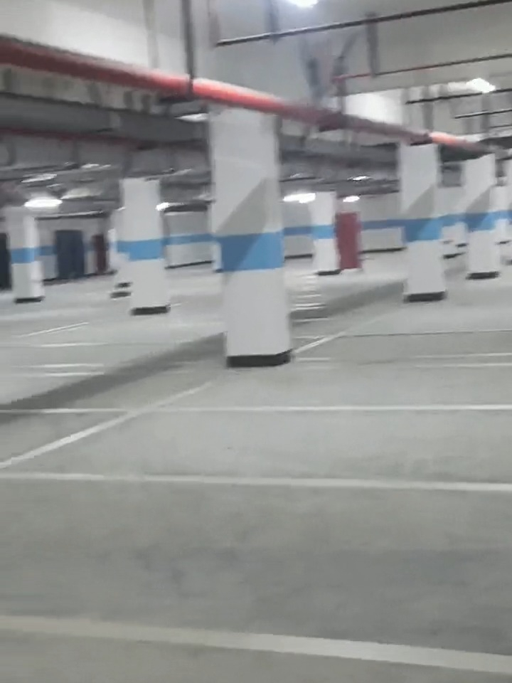 地下车库划线