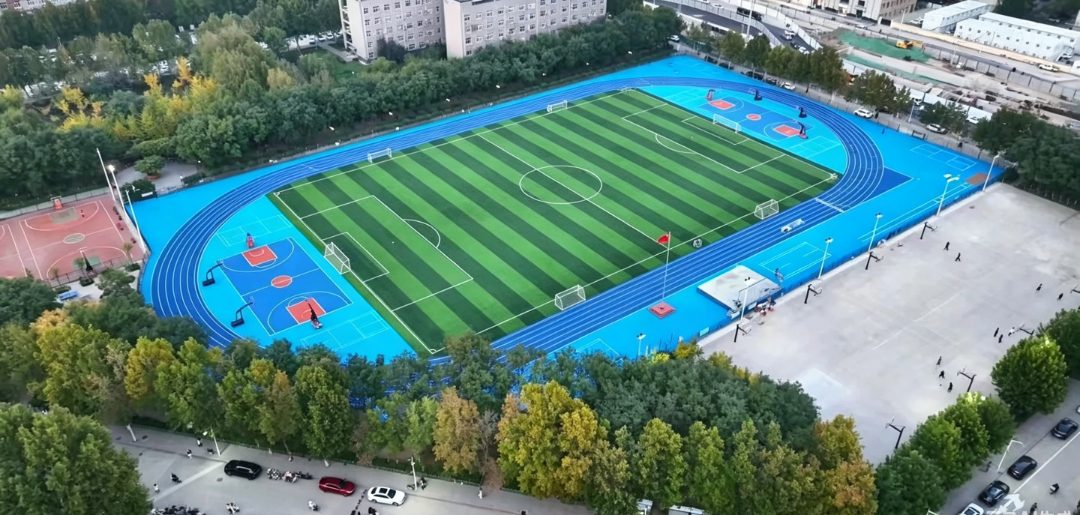 学校足球场人造草坪