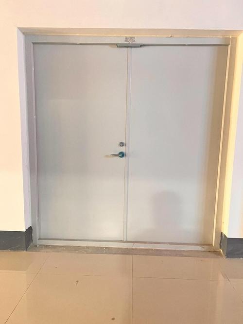 常闭式防火门