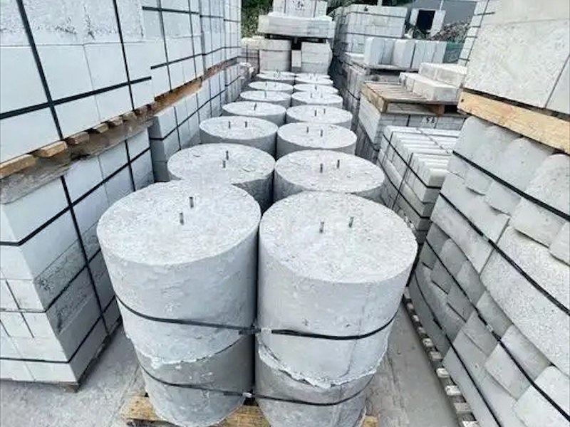 水泥隔离墩