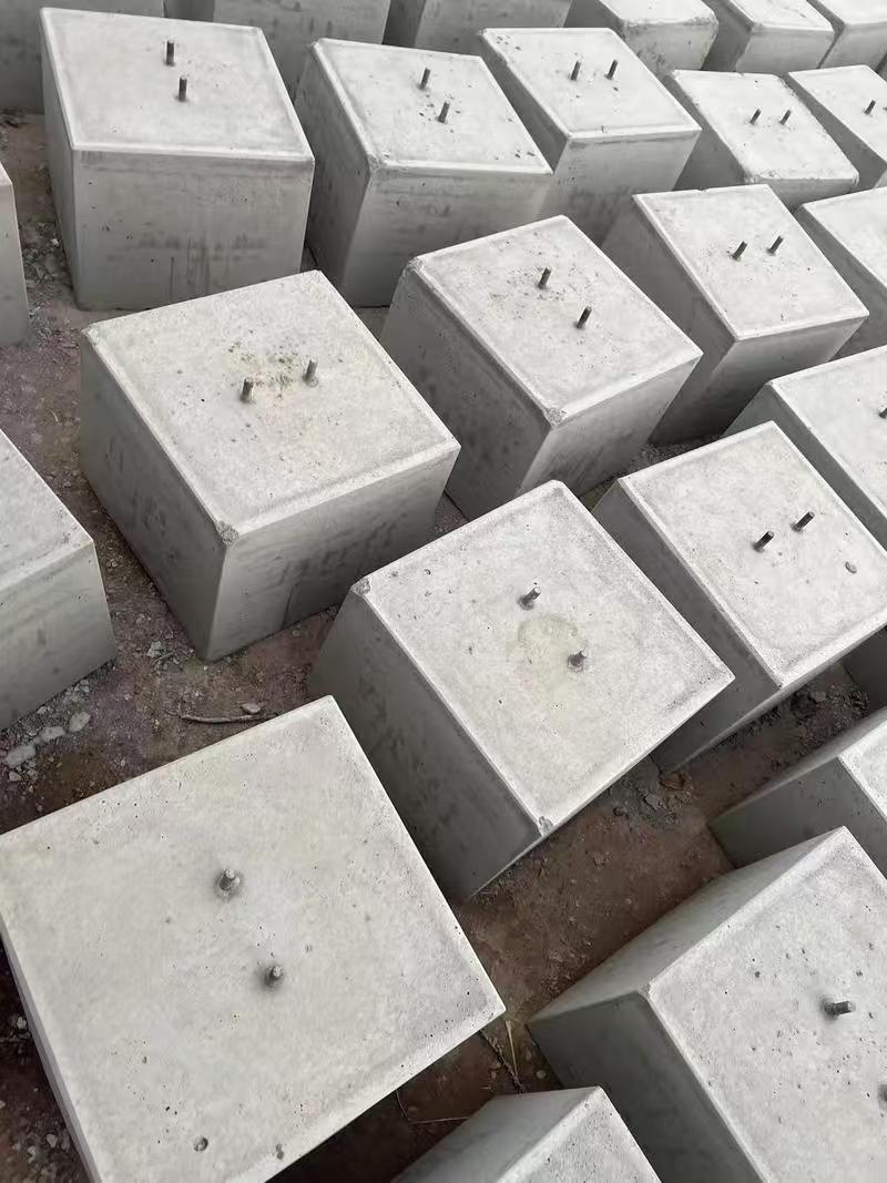 水泥隔离墩