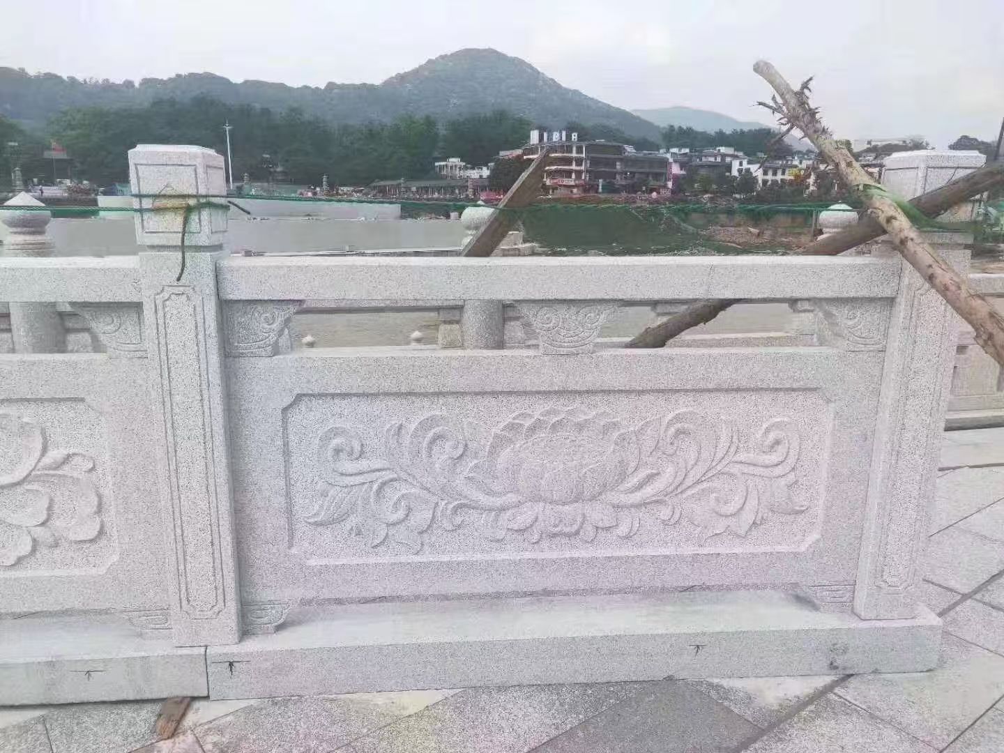 大理州南涧区桥梁护栏的款式分类及适用场景