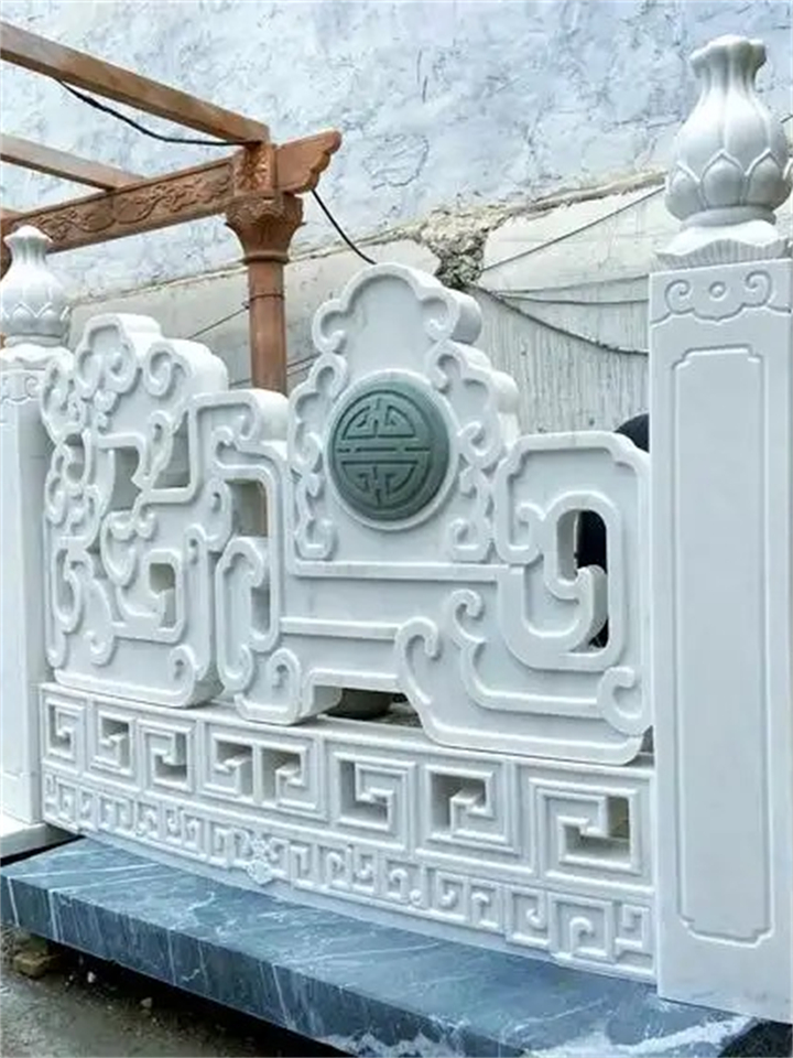 锦州市黑山县汉白玉栏杆定制指南：如何选择靠谱的石雕厂家？