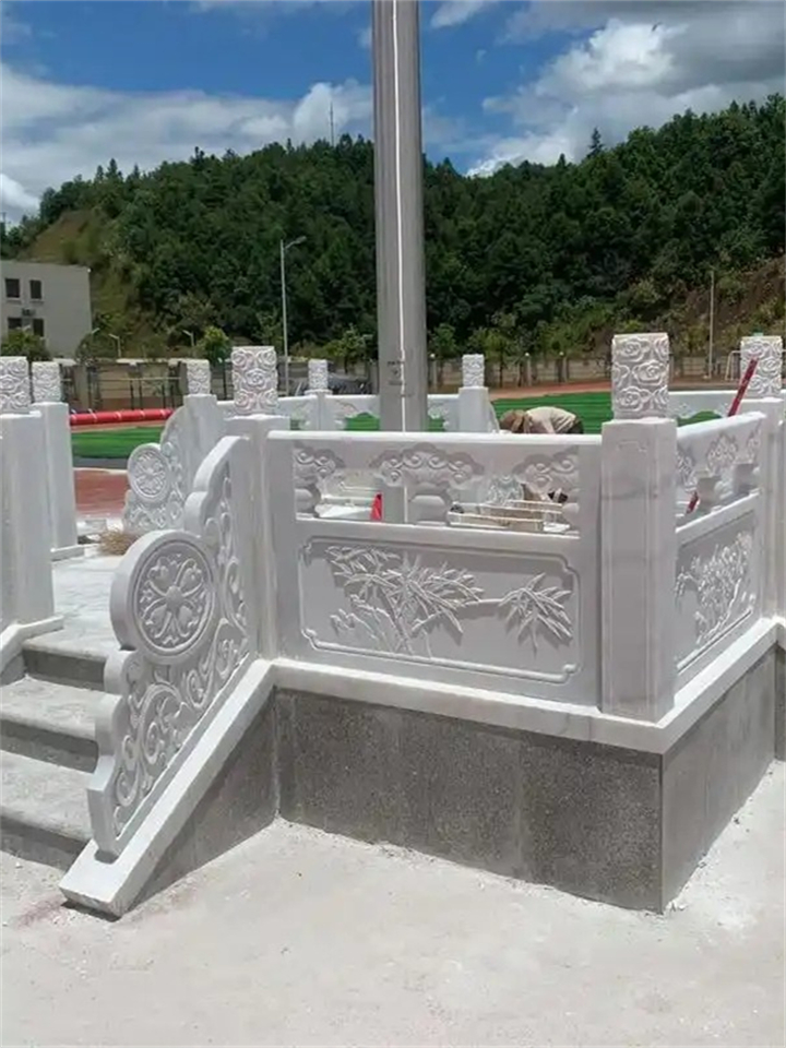 十堰市郧西县石栏杆安装注意事项：专业团队分享经验