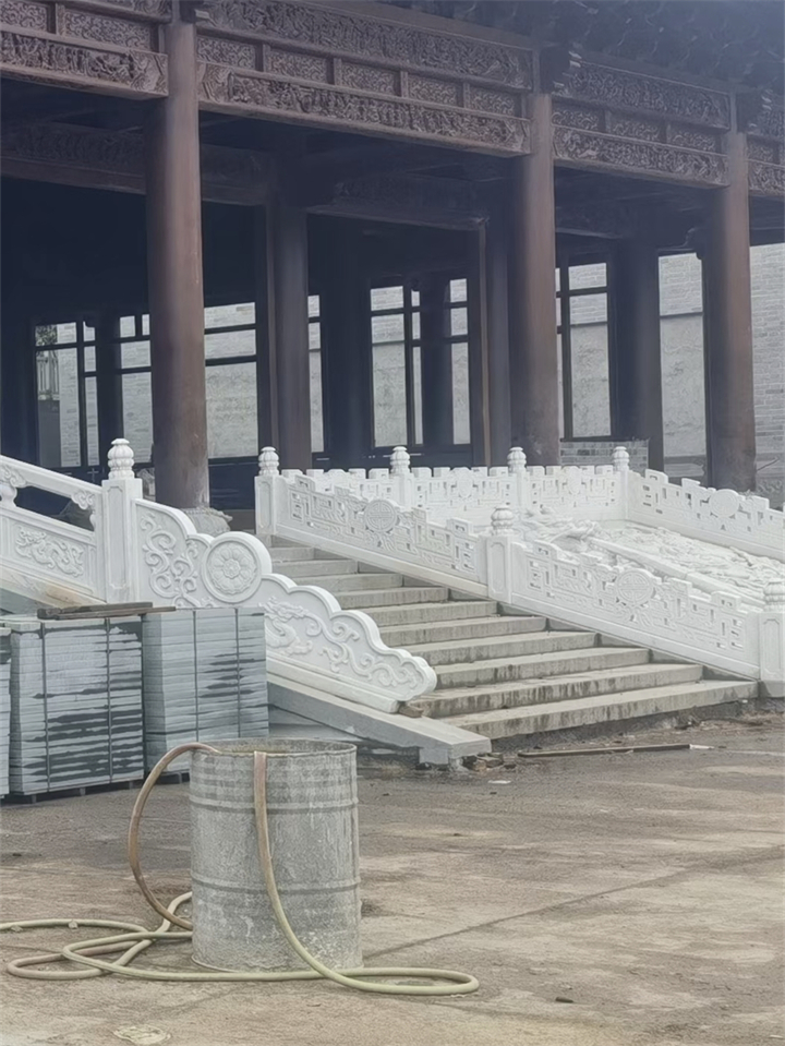 寺庙护栏设计：汉白玉栏杆的文化意蕴