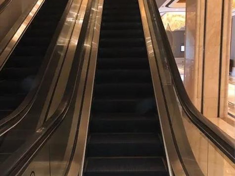 扶梯拆除作业