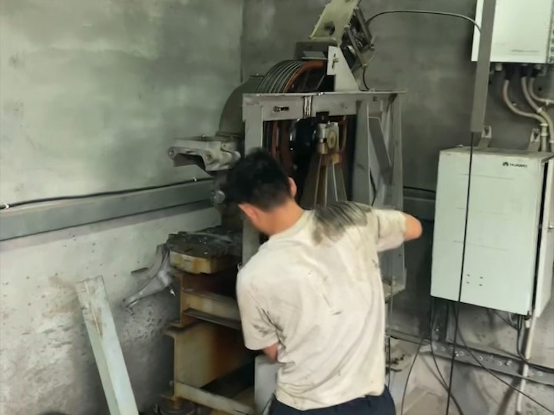电梯部件分类回收