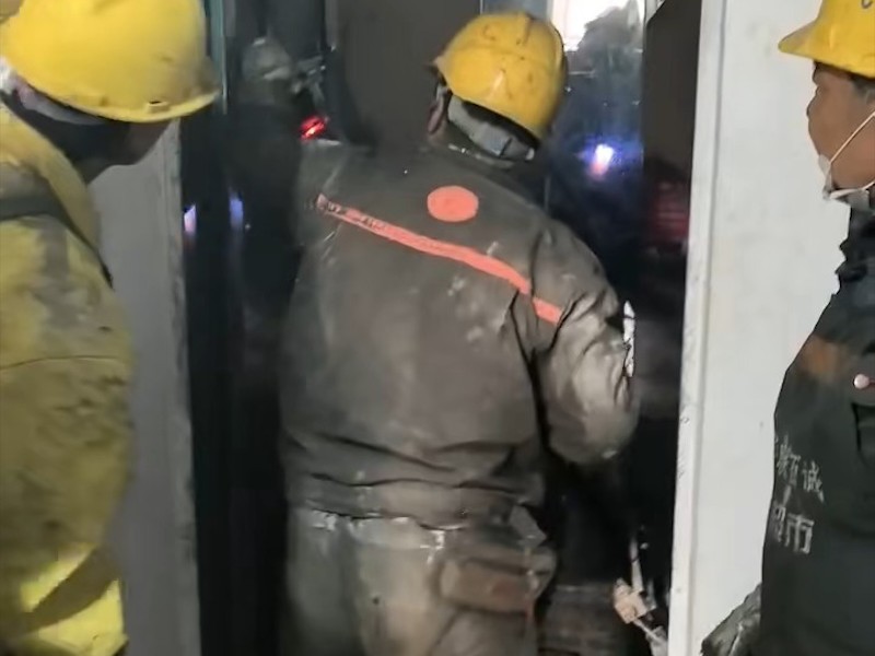 电梯回收作业现场