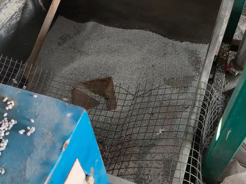 再生塑料颗粒生产车间
