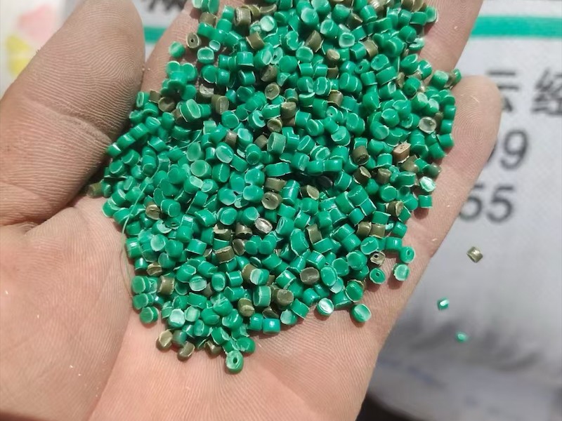 再生塑料颗粒生产车间