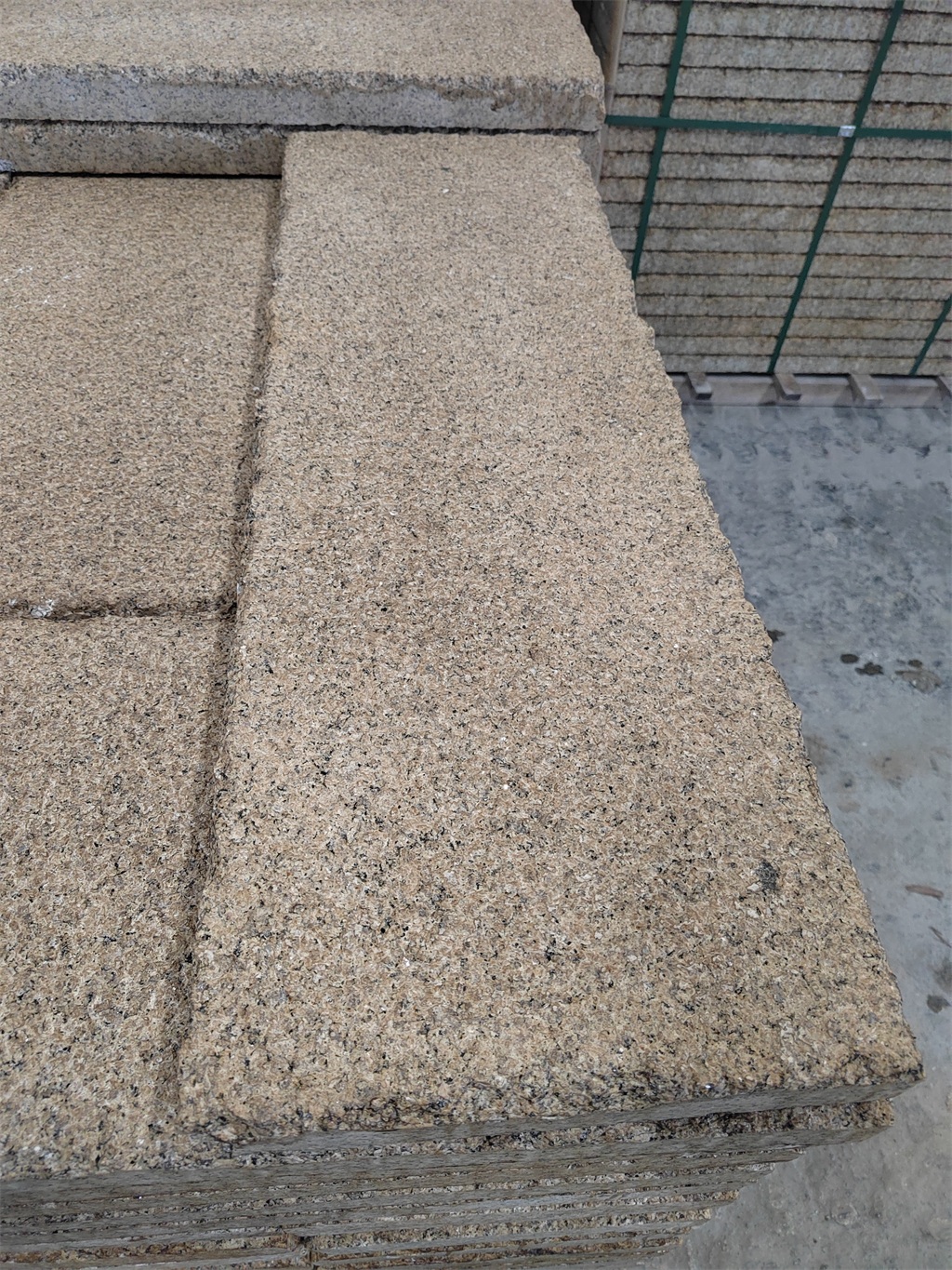 仿古花岗岩铺路石，衡阳市蒸湘区小区道路铺装的耐用方案